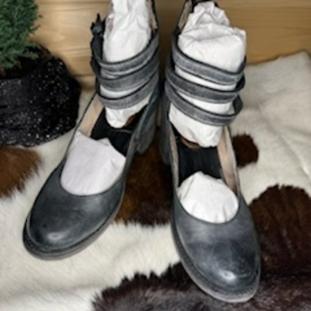 Freebird Black Randi Sandal